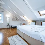 Apartament Charles In Old Town *