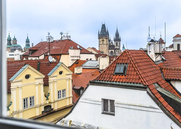 Charles In Old Town Praga